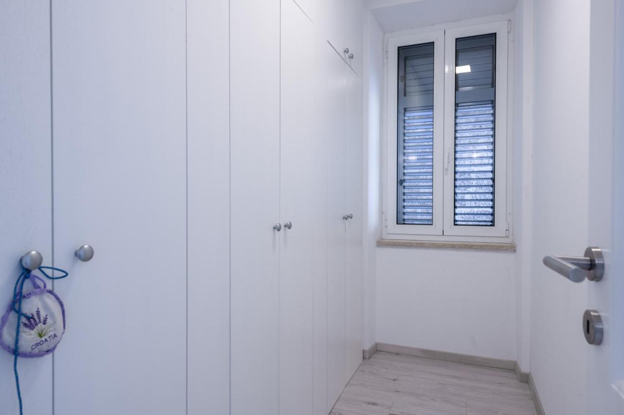 Island Sea View Free Parking Apartment Rovinj Exterior photo